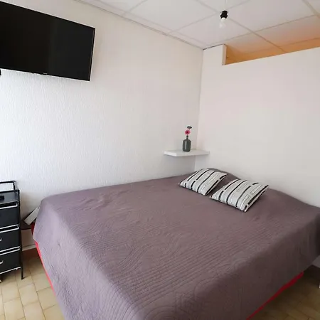 Rez-de-chaussee Pour 6 Pers, Terrasse, Proche - Fr-1-307-286 Le Grau-du-Roi