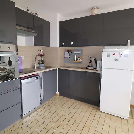 Rez-de-chaussee Pour 6 Pers, Terrasse, Proche - Fr-1-307-286 * Le Grau-du-Roi